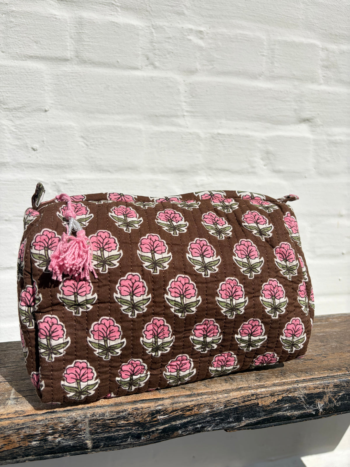 Brown toiletry bag L