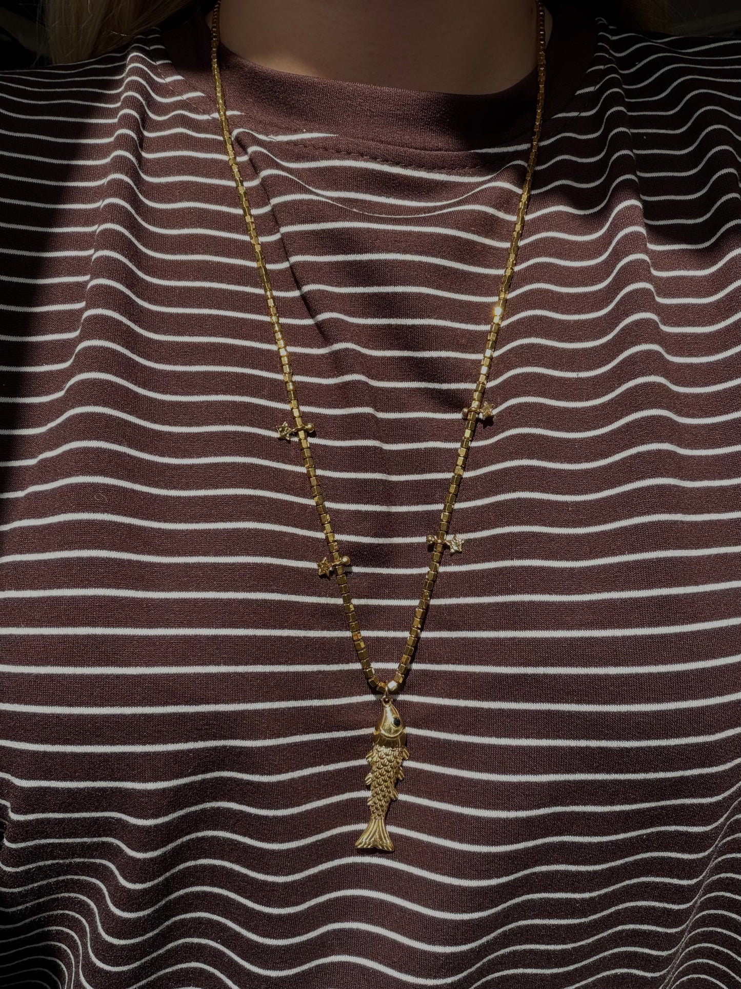 Blocks fish necklace long gold