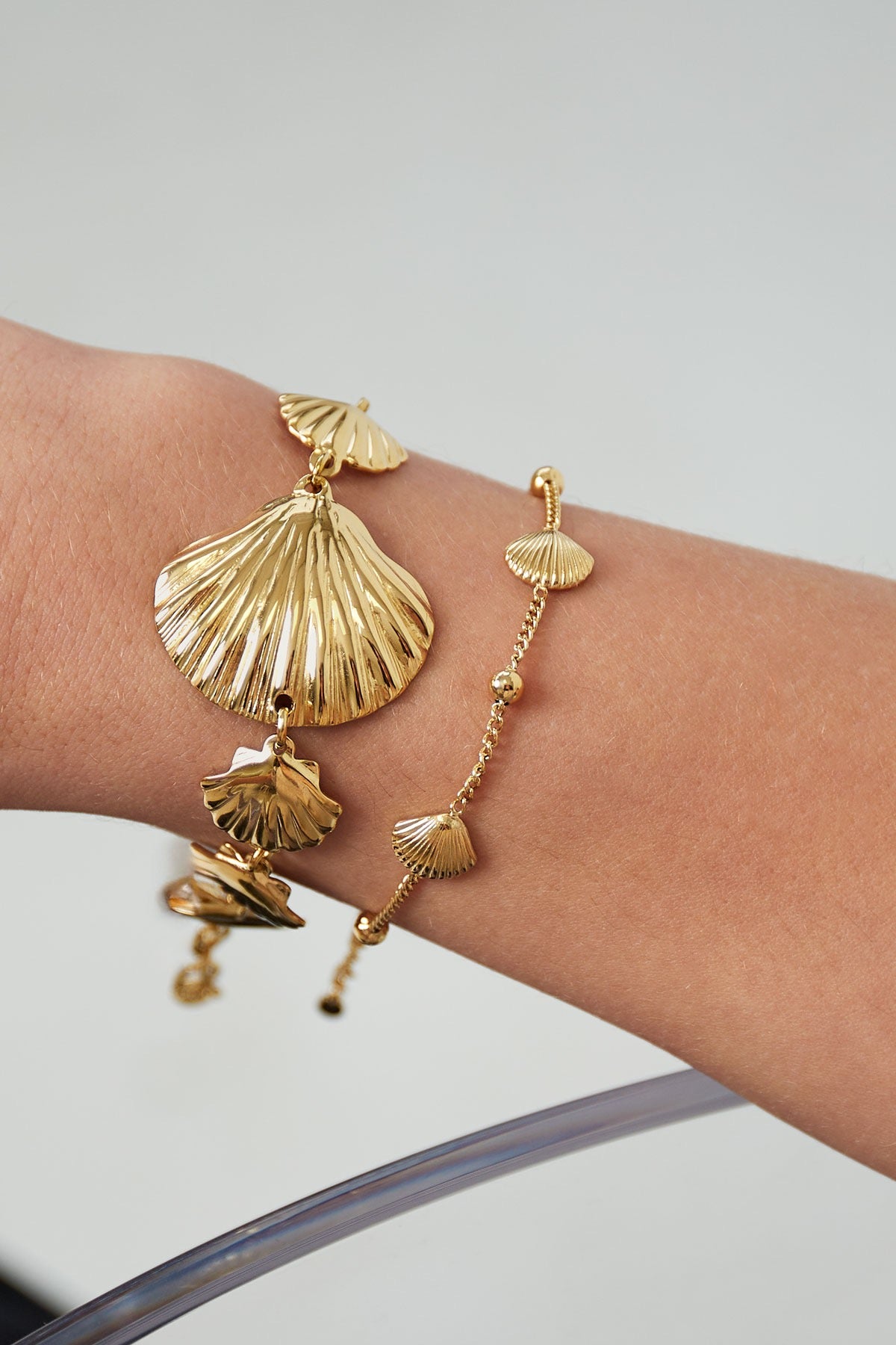 Shell bracelet gold