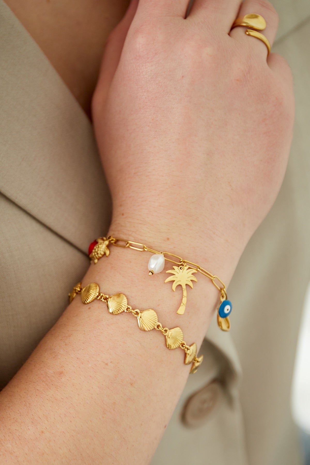 Shell trio bracelet gold