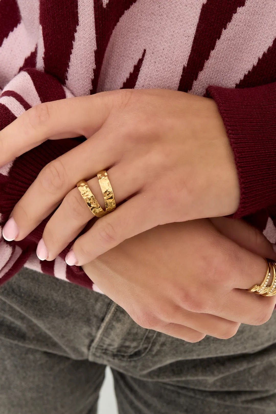 Structured double ring gold