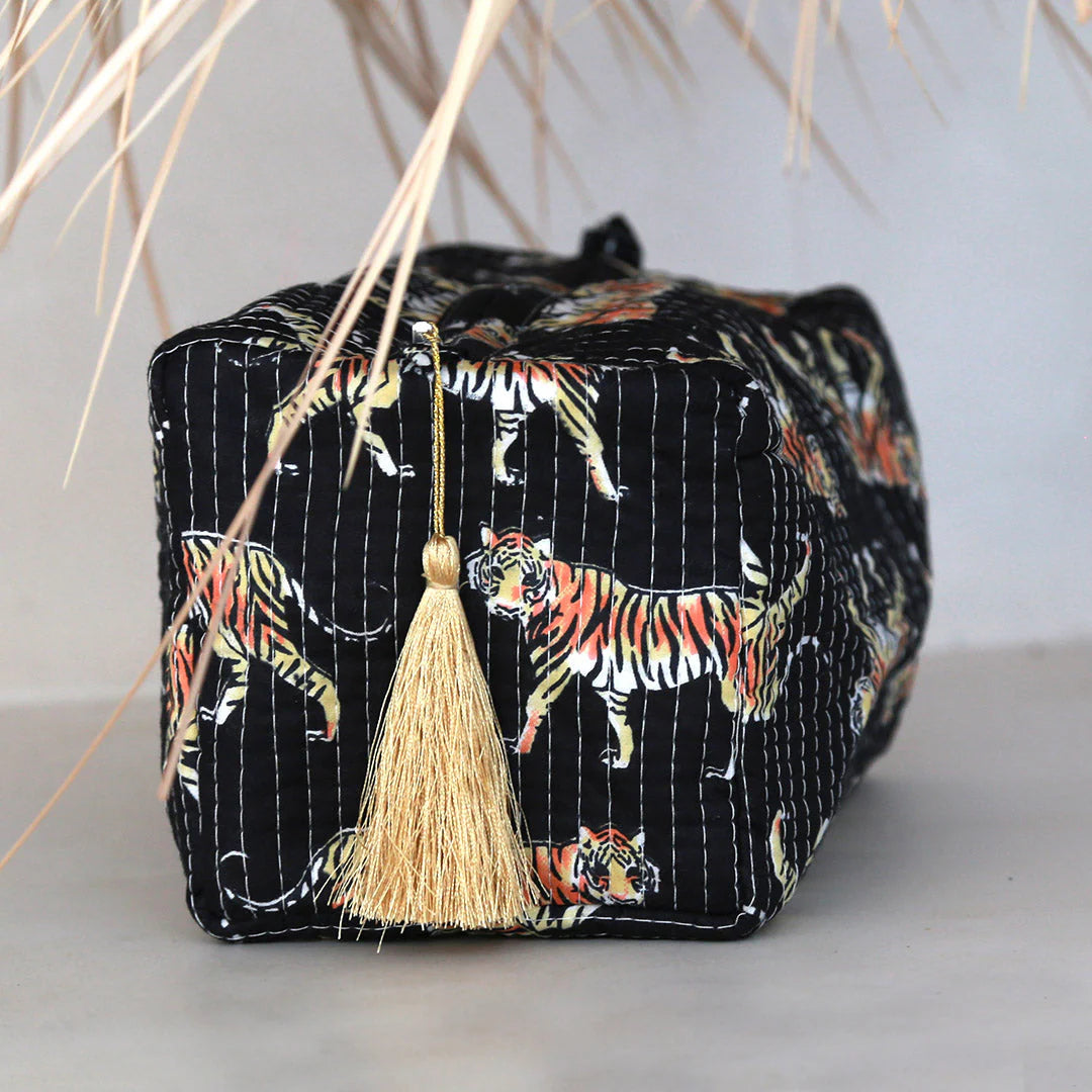 Leopard toiletry bag black