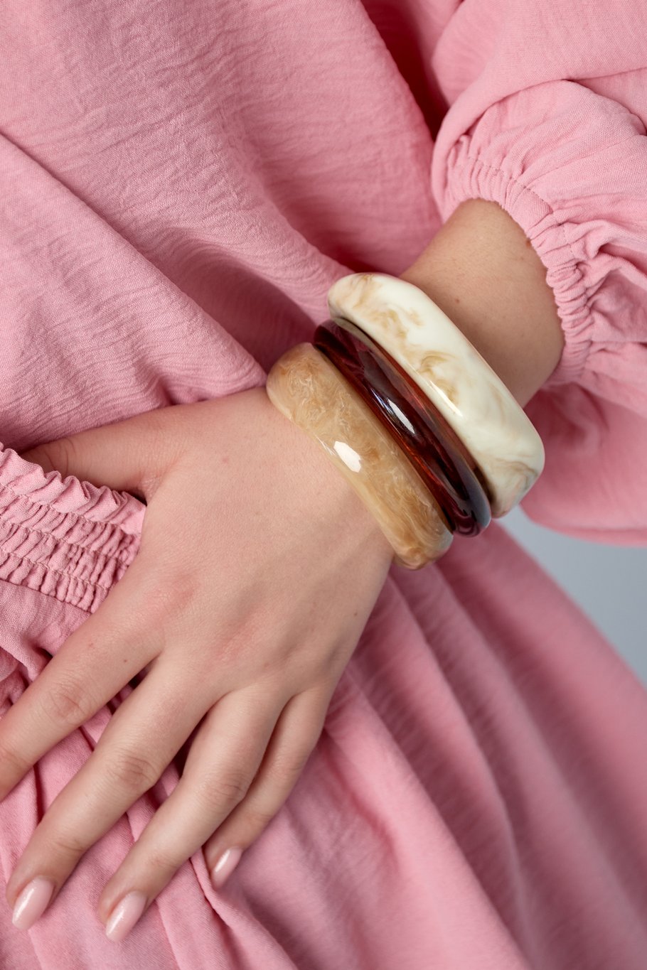 Summer bangle white beige medium