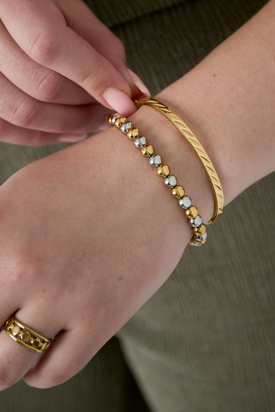 Bangle geometric gold