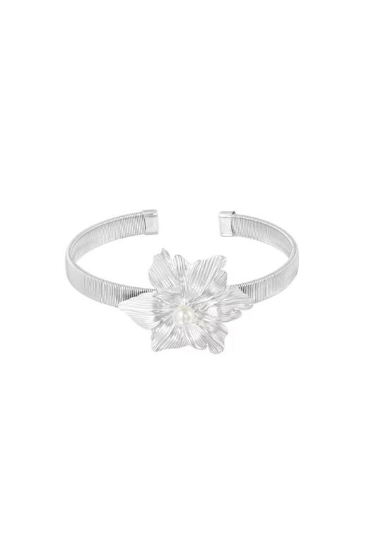 Blooming flower bangle silver