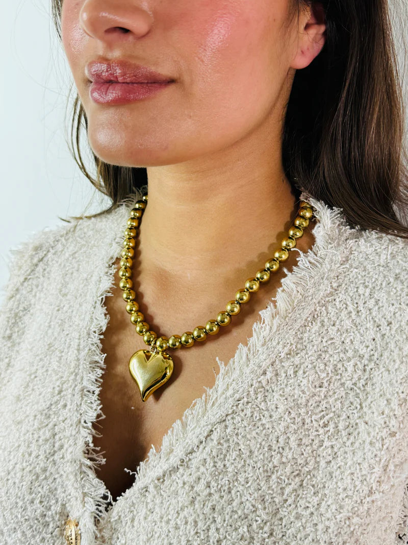 Bold heart necklace gold