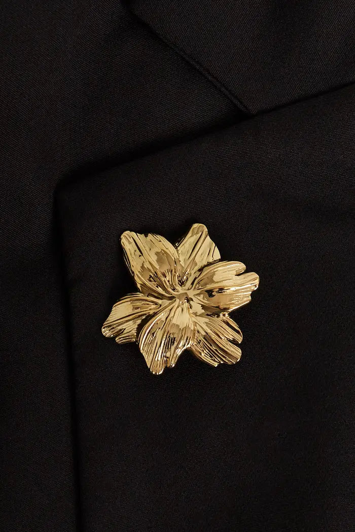 Flower flow pin gold
