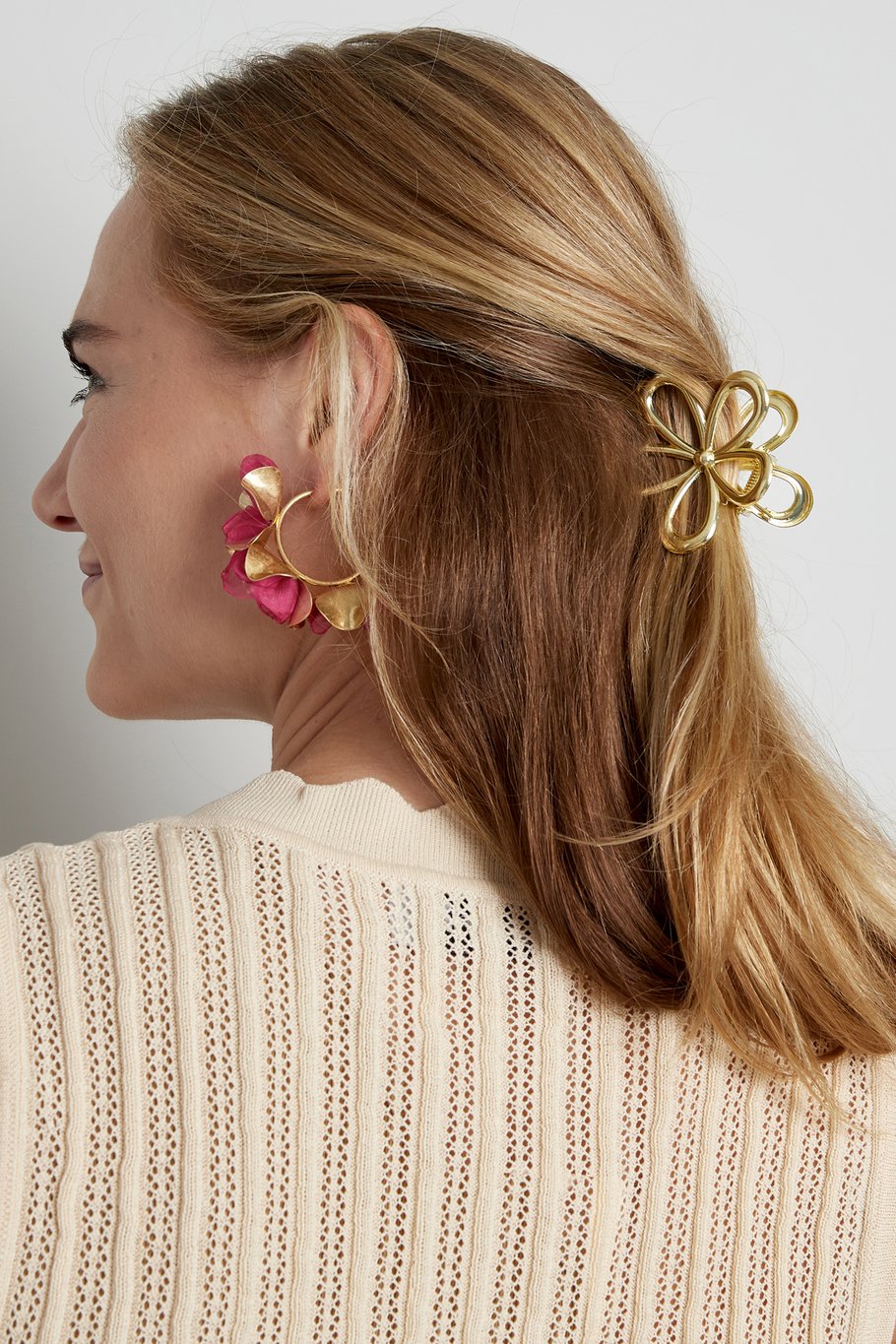Flower power haarclip gold