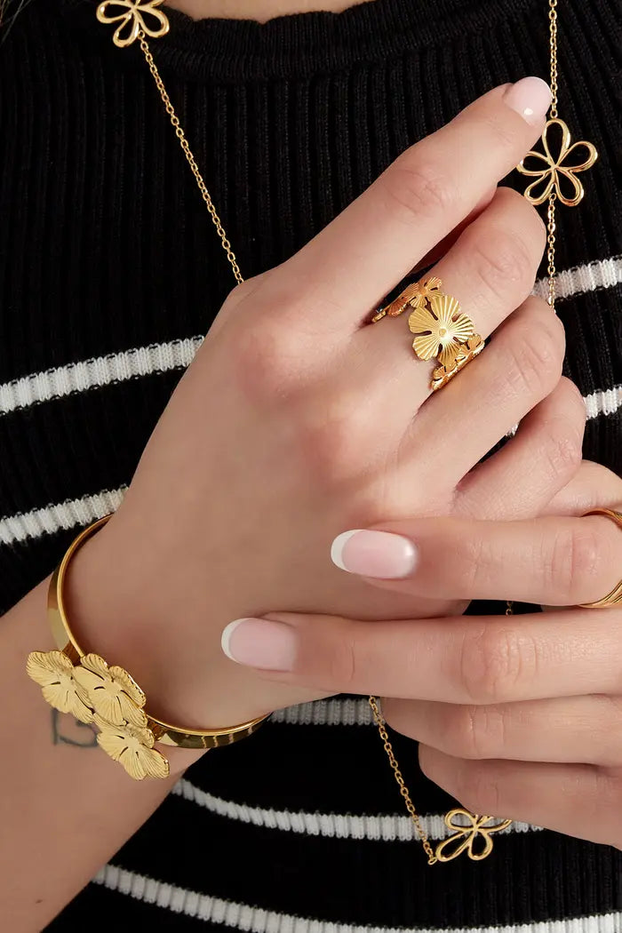 Flower ring gold