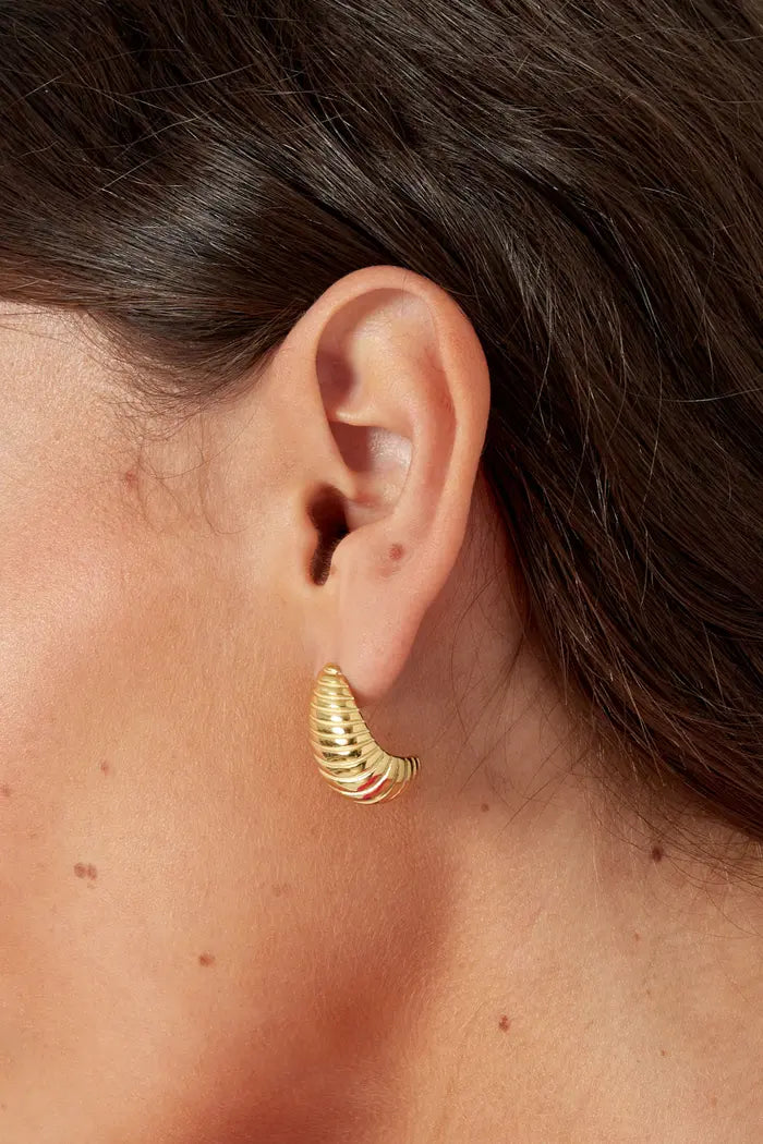 Half croissant earrings gold