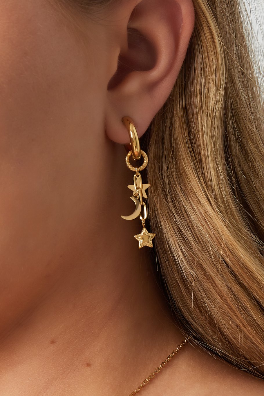 Hanging moon & star earring gold