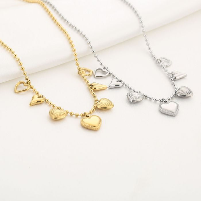 Heart charm necklace gold