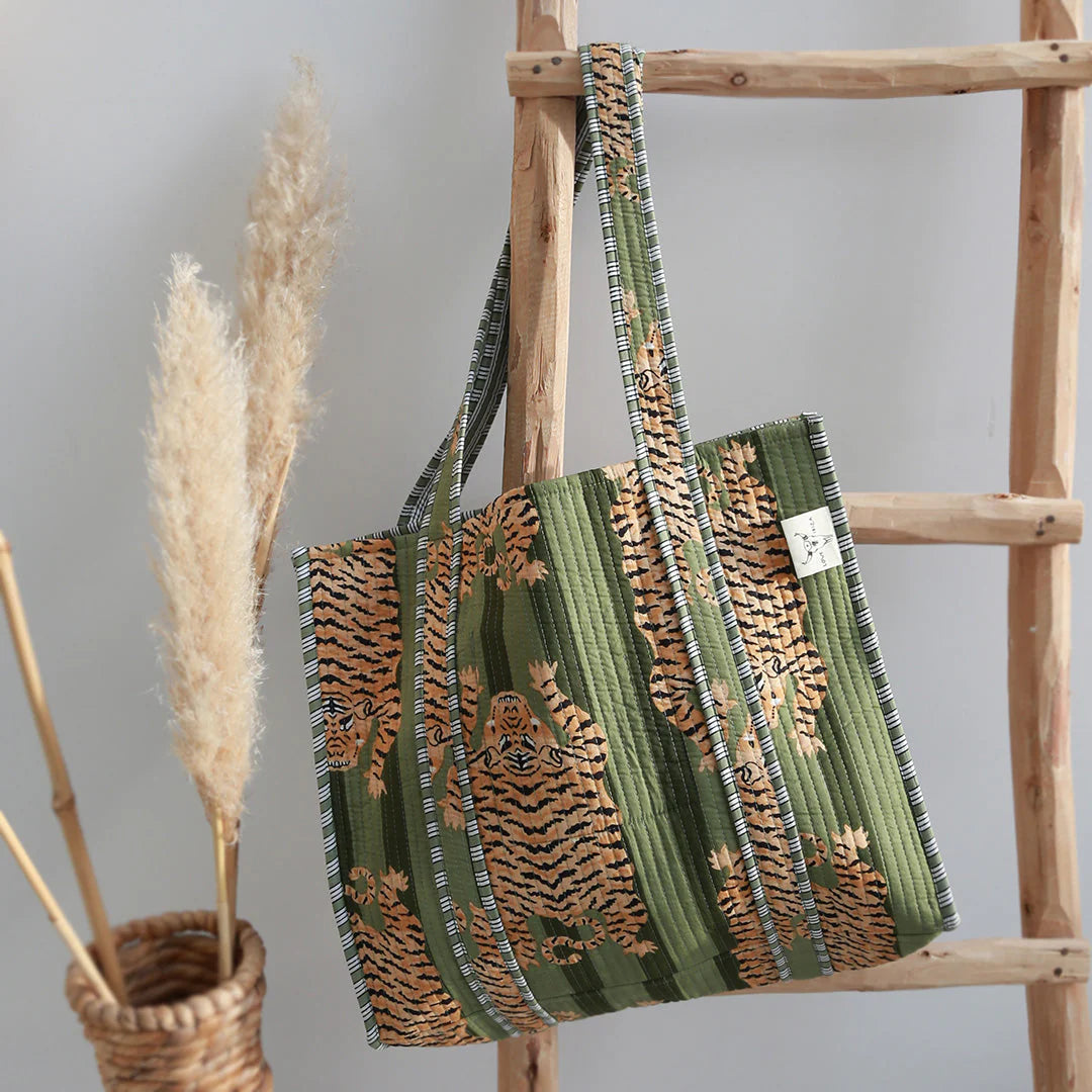Leopard shoulder bag green