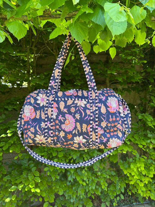 Many flowers luggage bag