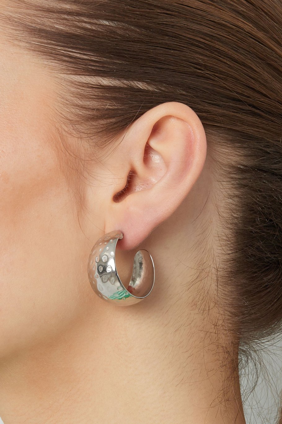 Hammered earring S gold