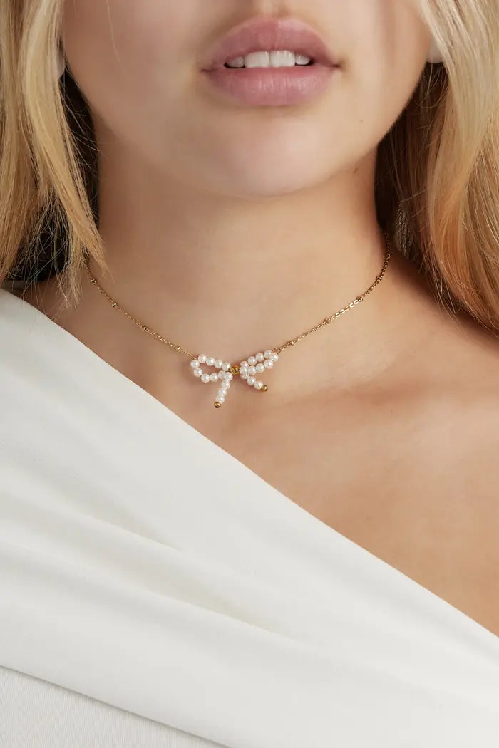 Pearl bow necklace silver