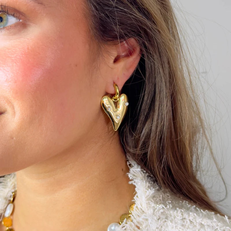 Pearl love earrings gold
