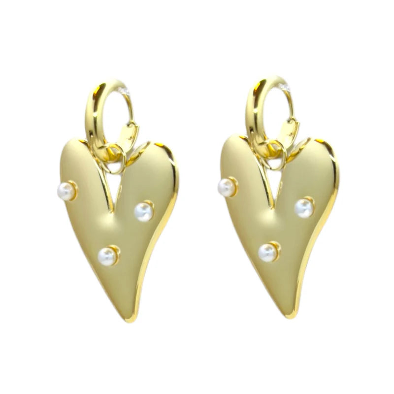 Pearl love earrings gold