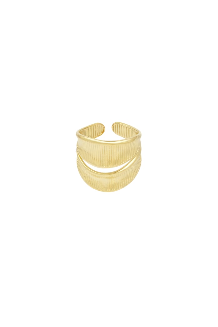 Twist of sparkle ring gold