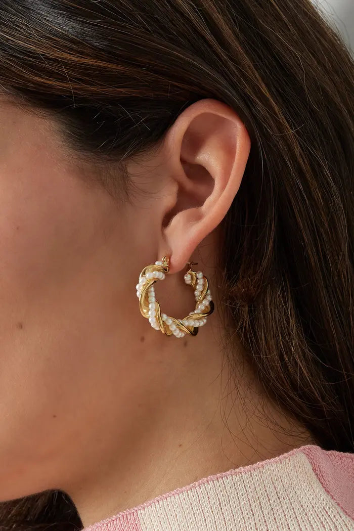 Twisted pearl earrings gold