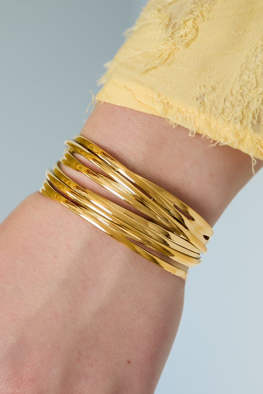 Wavy layers bangle gold