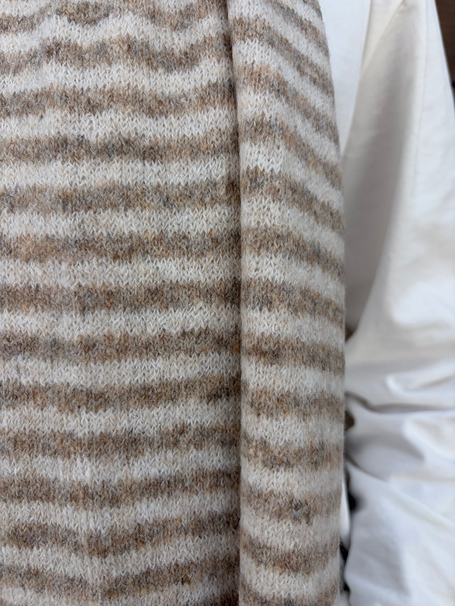 Striped scarf beige/white