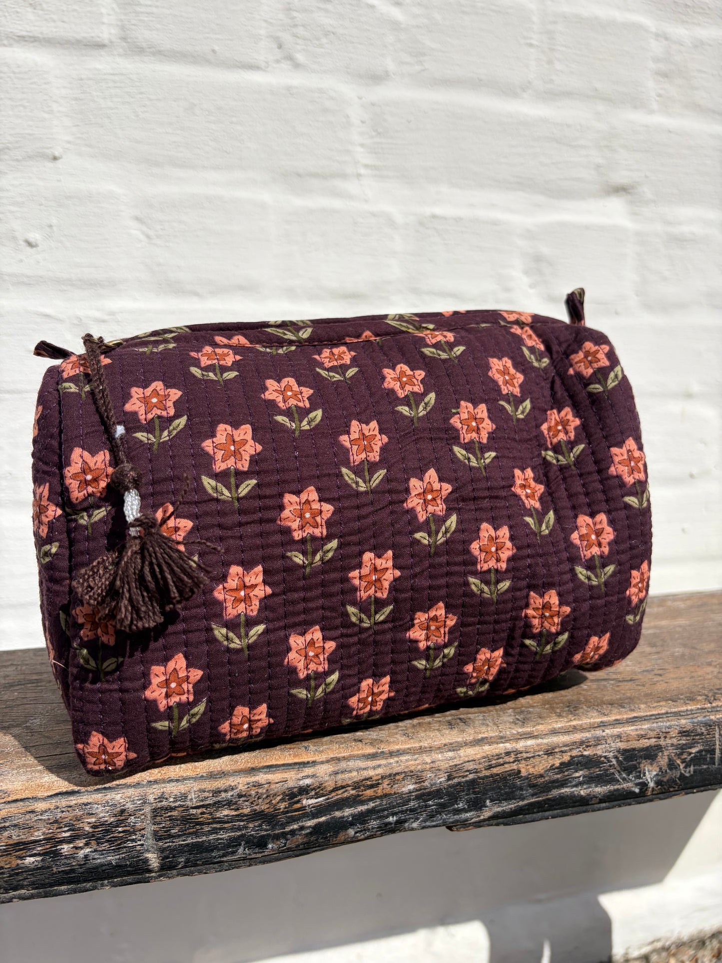 Plum toiletry bag L