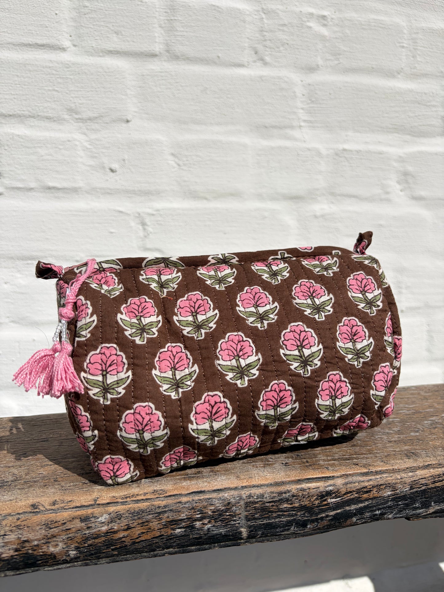 Brown toiletry bag M