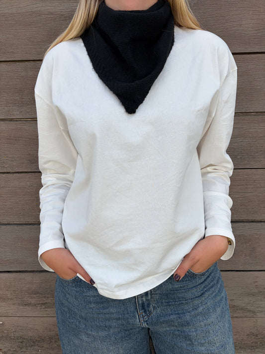 Triangle scarf black
