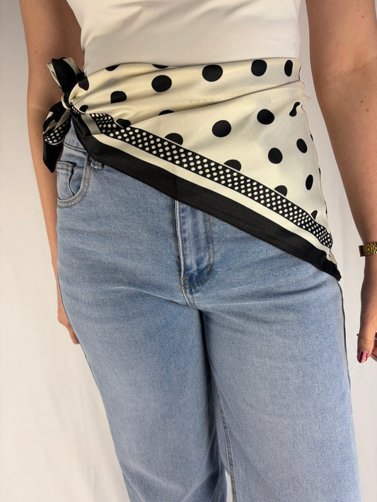 Polka dot sjaaltje