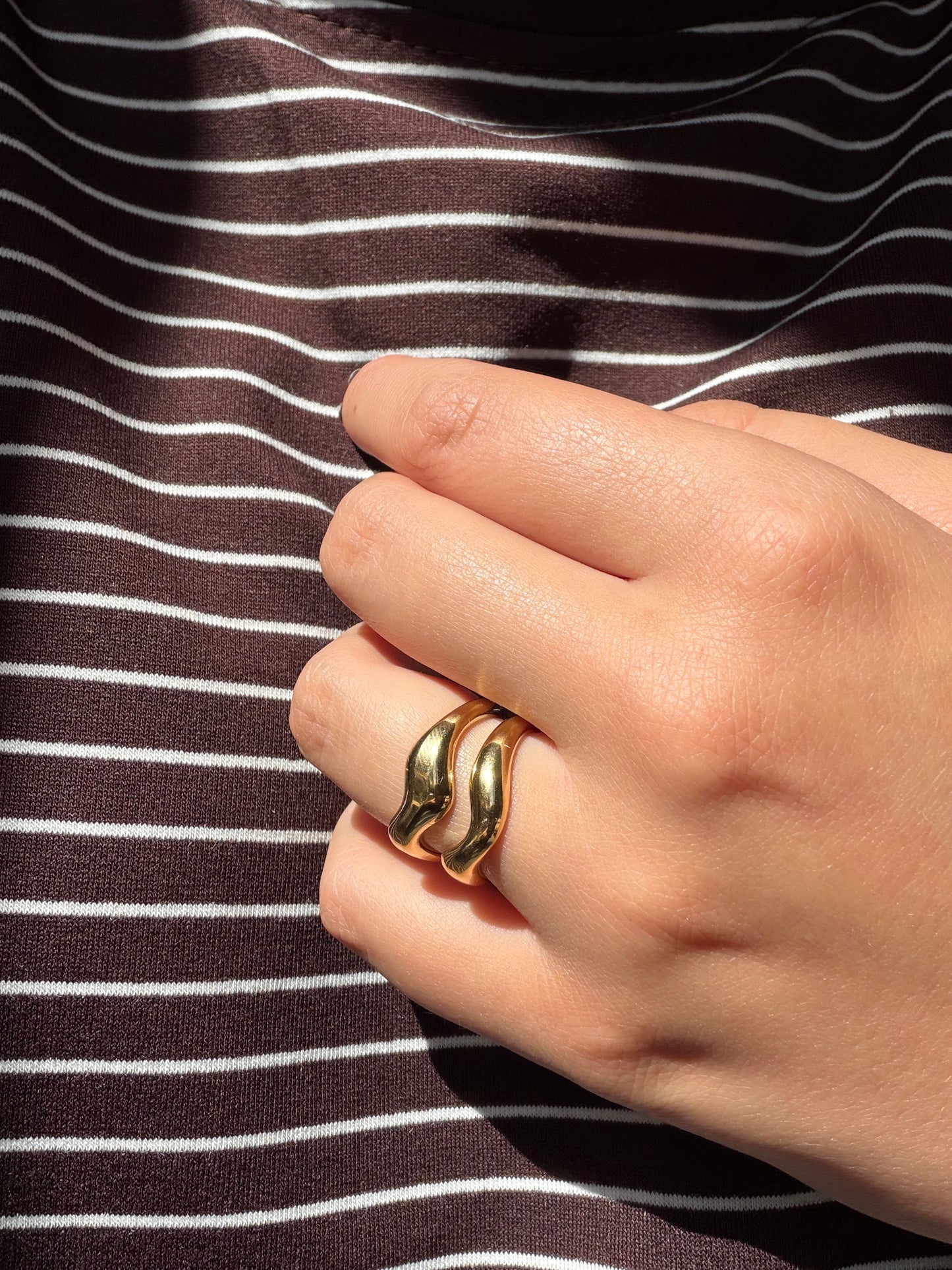Double wavy ring gold