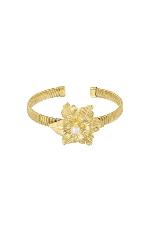 Blooming flower bangle gold