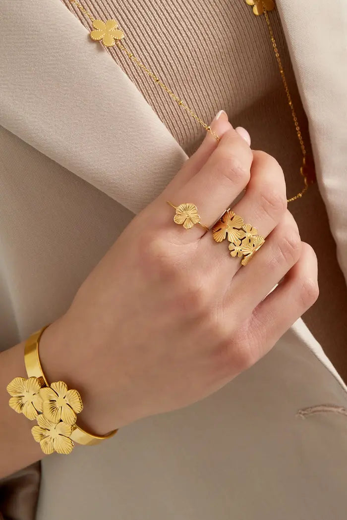 Cute flower ring gold