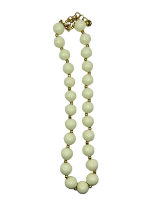 Beads necklace beige