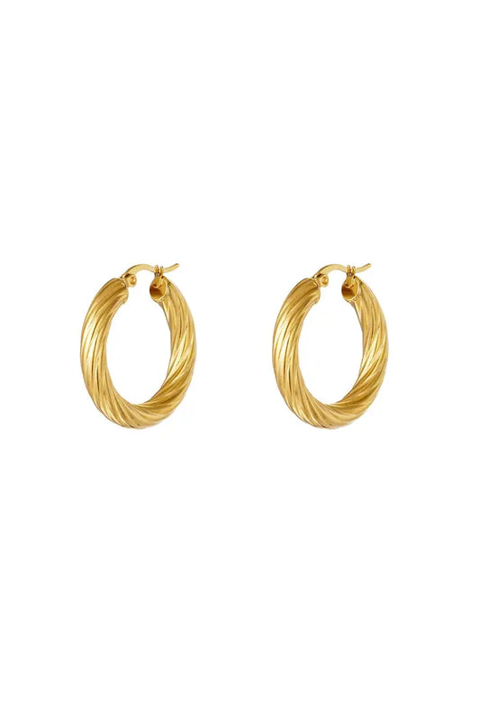 Twisted hoops gold